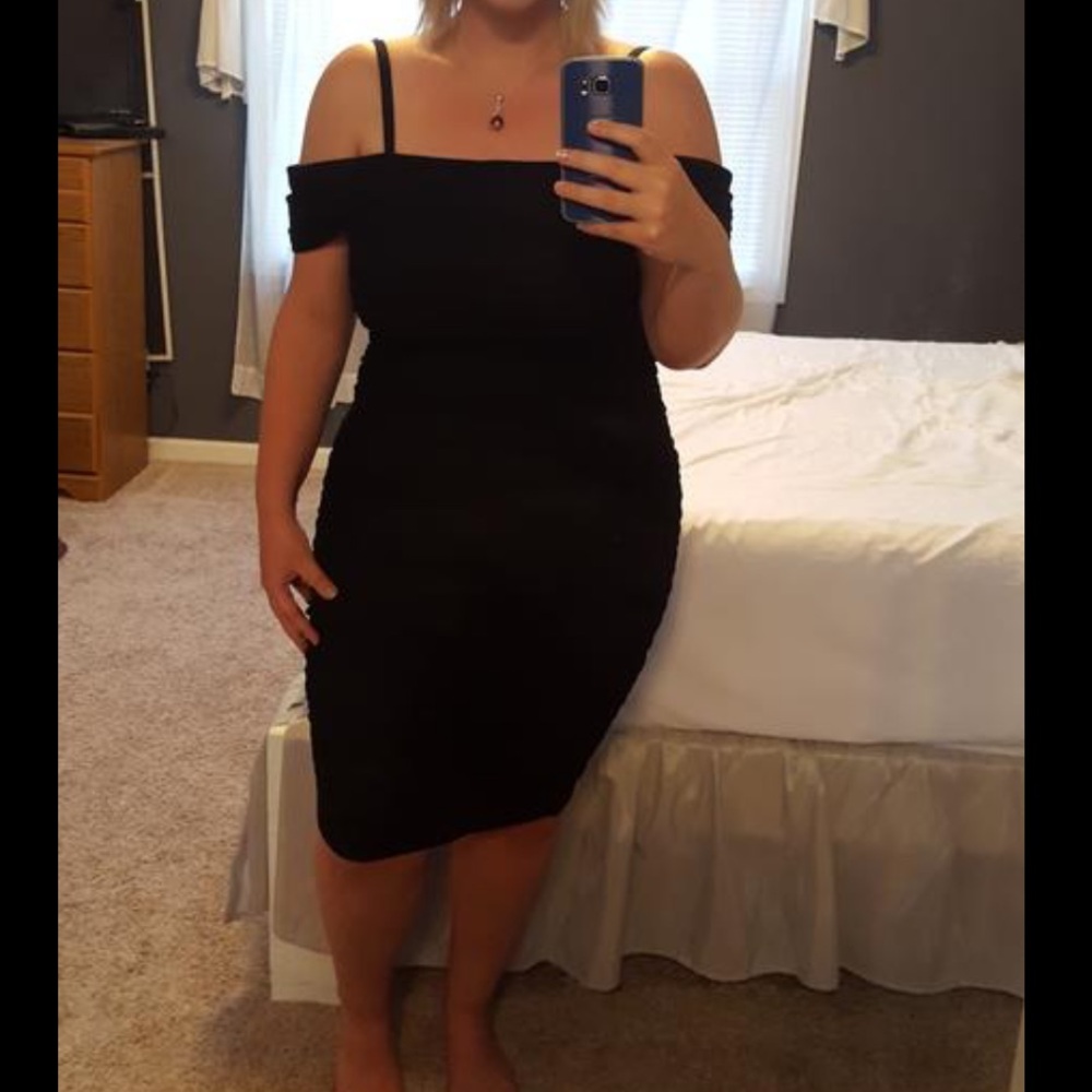Torrid size 2 Black Mesh Ruched Cold Shoulder Bodycon Dress - Picture 5 of 13